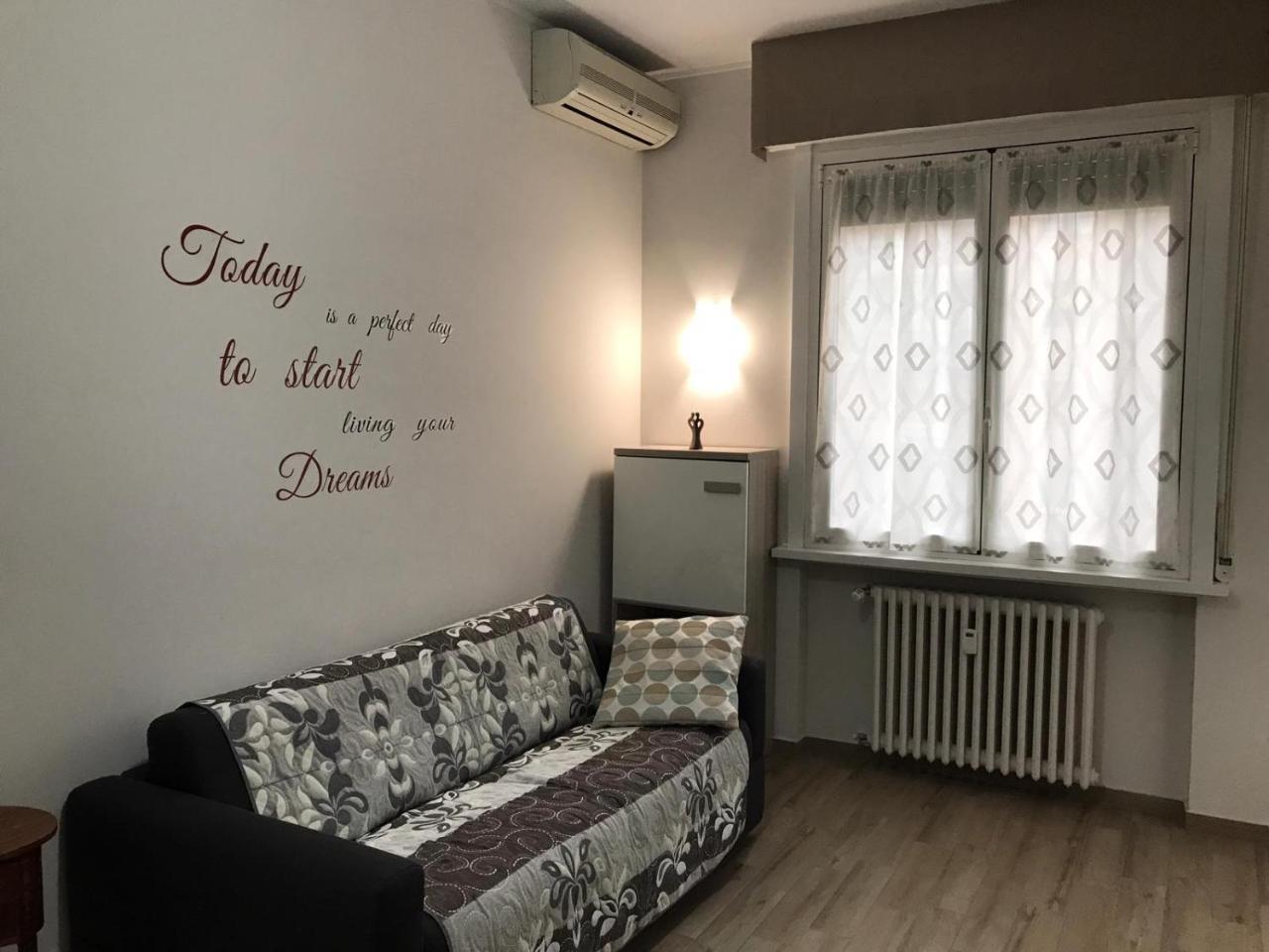 Lorenteggio Studio Apt ميلان المظهر الخارجي الصورة